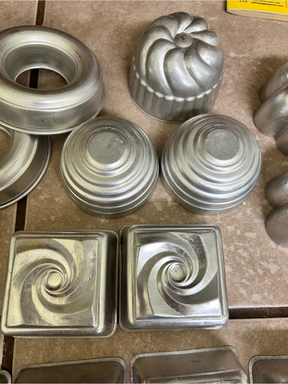 Vintage Mini Jello Molds Lot Of 22 Tart Bundt Cake Round Square Fluted Aluminum - Picture 3 of 10